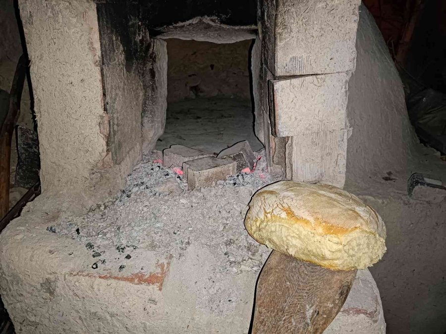 Taş Fırında Pişiyor Lezzetine Doyum Olmuyor