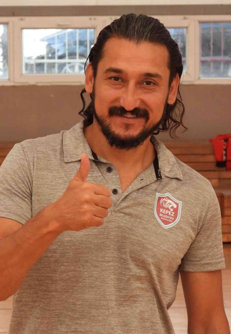 Kepez Belediye Hentbol Takımında Hedef Önce Antalya, Ardından Bölge Şampiyonluğu