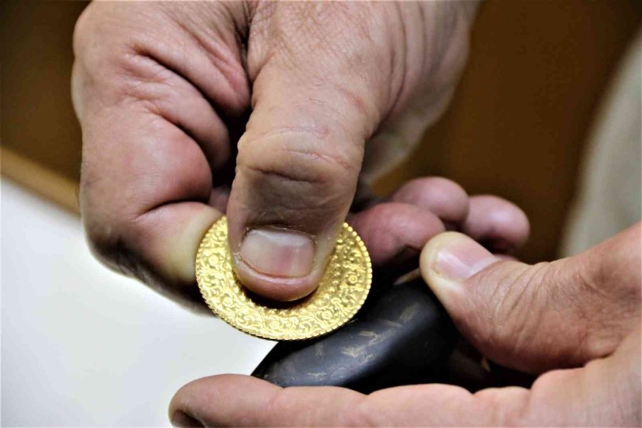 Antalya’da Kuyumculardan Yatırımcıları Harekete Geçirecek Altın Tahmini