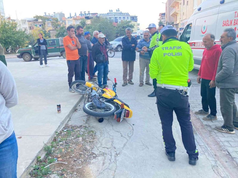 Kamyonetle Çarpışan Motosiklet Sürücüsü Ölümden Döndü