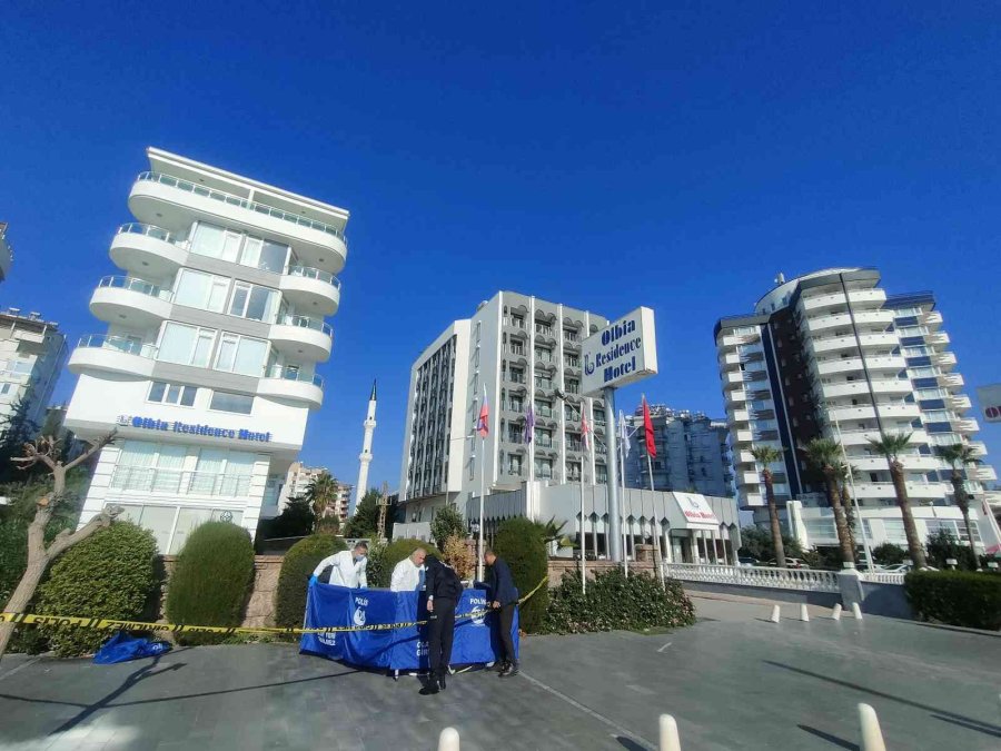 Oteller Bölgesinde Yaşadığı Bankta Ölü Bulundu