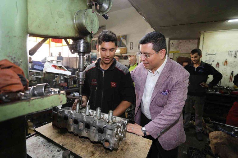 Tütüncü’den Yeşil Akdeniz Sanayi Sitesi’ne Tapu Müjdesi