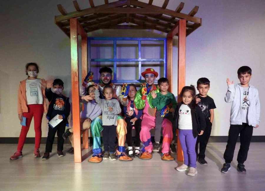 Kbt’den Çocuklara Oyun Hediyesi