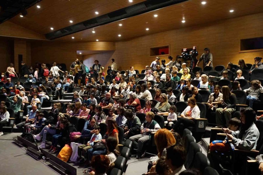 Zümrüdü Anka’ya Çocuklardan Yoğun İlgi