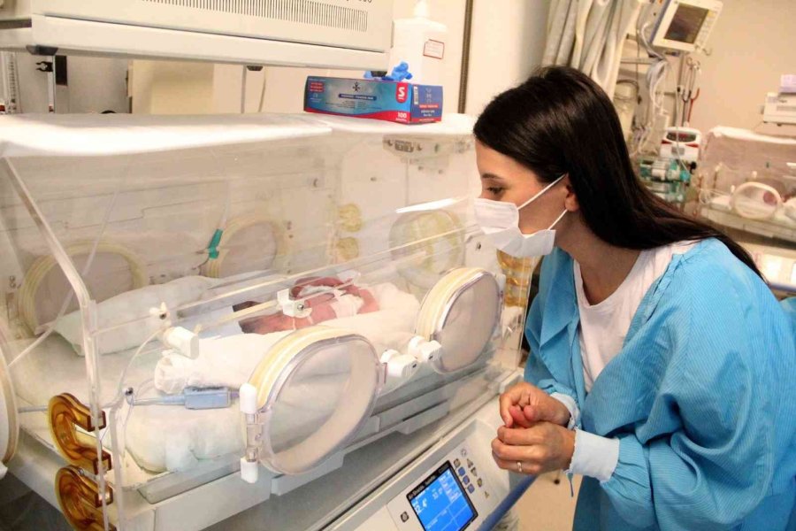 Antalya’da Turizmci Çifte 3’üz Bebek Şoku: "her Şeyi 3’le Çarptım, İki Hafta Kendime Gelemedim"