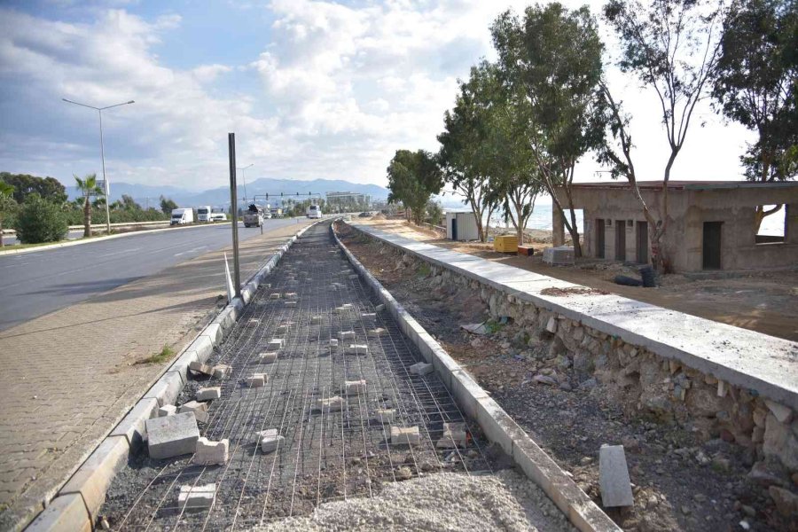 Alanya’nın Batı Mahallelerinde Sahil Projesi Çalışmaları Sürüyor