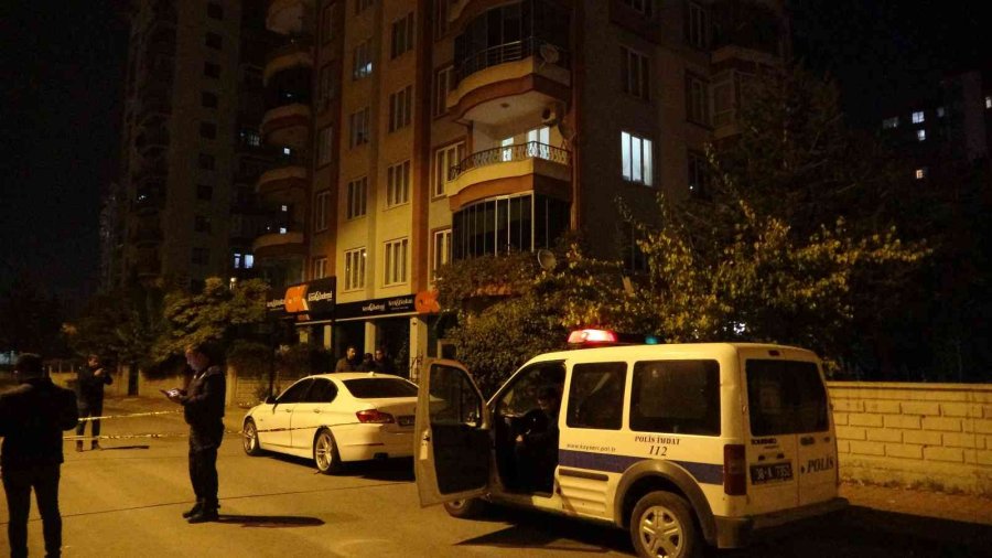 Komşuların Gürültü Kavgasında Kan Aktı: 1’i Ağır 3 Yaralı