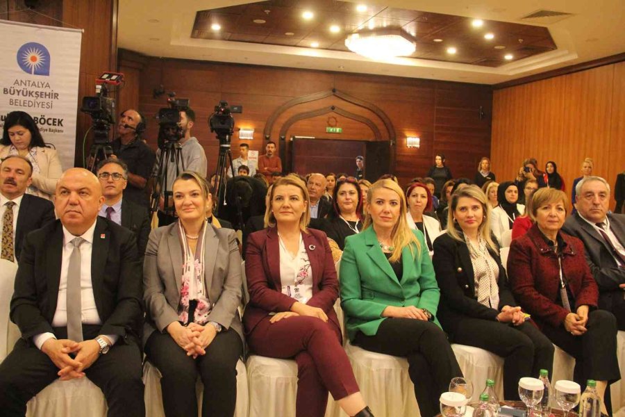 Antalya Büyükşehir Belediye Başkanı Böcek: "2 Bin 602 Kadın Çalışanımızla, Kadın Erkek Ayrımı Yapmadan Hizmet Ediyoruz"