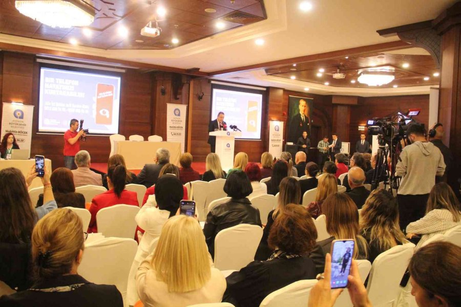 Antalya Büyükşehir Belediye Başkanı Böcek: "2 Bin 602 Kadın Çalışanımızla, Kadın Erkek Ayrımı Yapmadan Hizmet Ediyoruz"