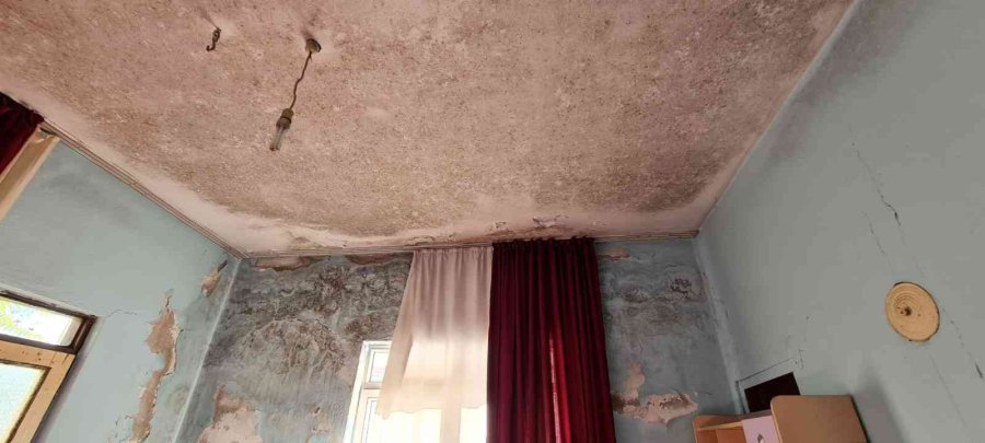 Kemer Belediyesi’nden İhtiyaç Sahibi Vatandaşlara Yardım Eli