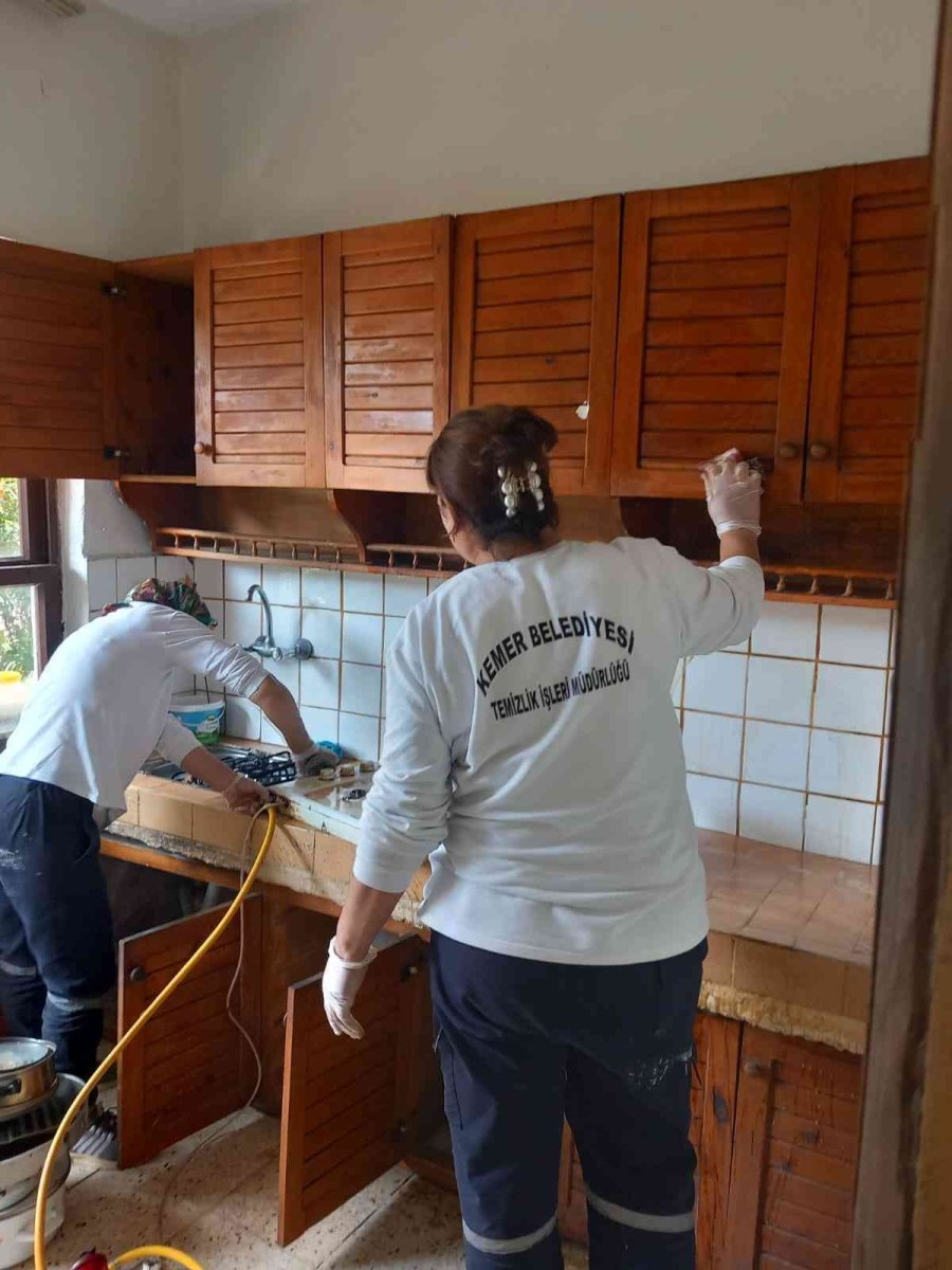 Kemer Belediyesi’nden İhtiyaç Sahibi Vatandaşlara Yardım Eli