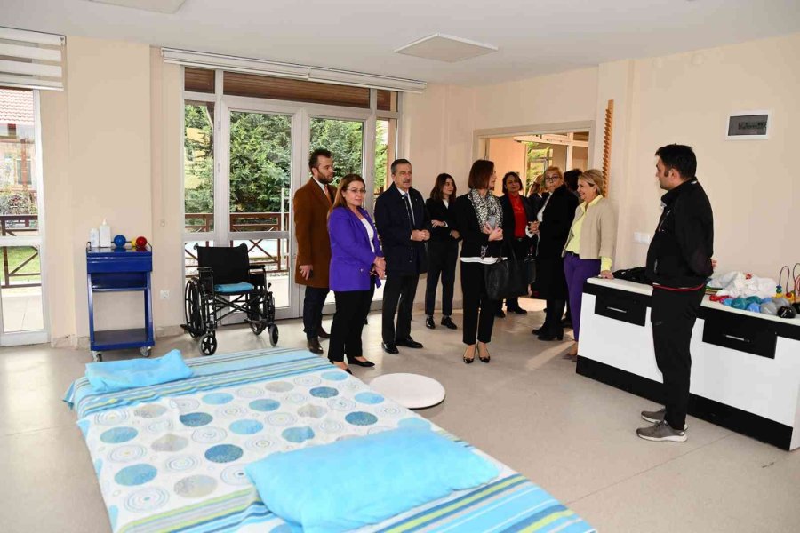 Konuk Milletvekilleri Proje Merkezlerini İnceledi