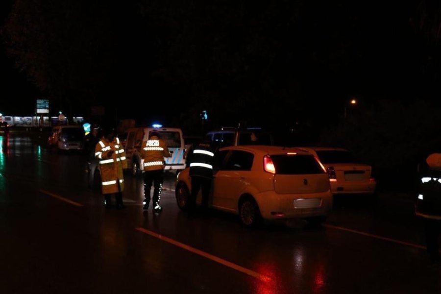 Eskişehir’de Bir Gecede 7 Bin 649 Şahıs Sorgulandı