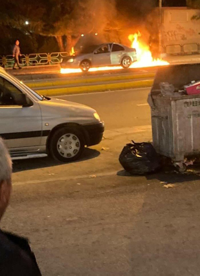 Seyir Halindeyken Alev Alan Araç Kullanılamaz Hale Geldi