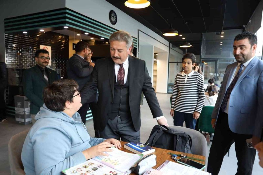 Melikgazi’nin Kütüphanelerine Büyük İlgi