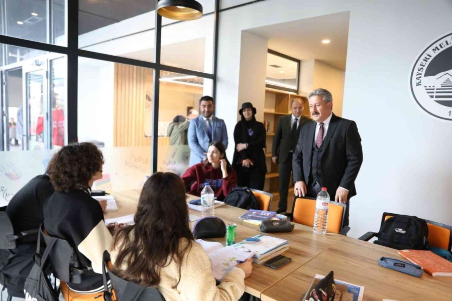 Melikgazi’nin Kütüphanelerine Büyük İlgi