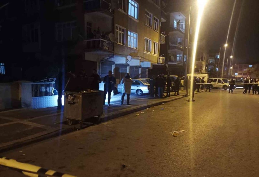 Sağlık Ekibine Yardım İçin Giden Polisleri Bıçakladı: 1’i Bekçi 3’ü Polis 4 Yaralı