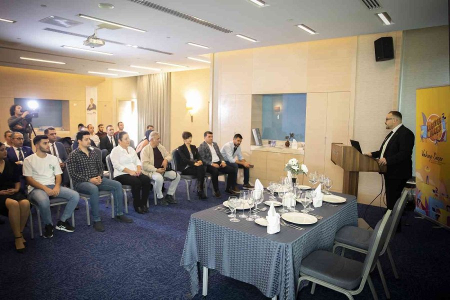 Mersin’de ’servis Elemanı Kursu’ Sona Erdi