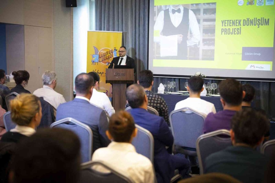 Mersin’de ’servis Elemanı Kursu’ Sona Erdi