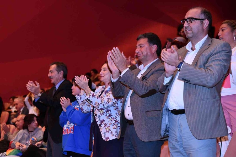 İki Elin Sesi Var’dan Muhteşem Konser