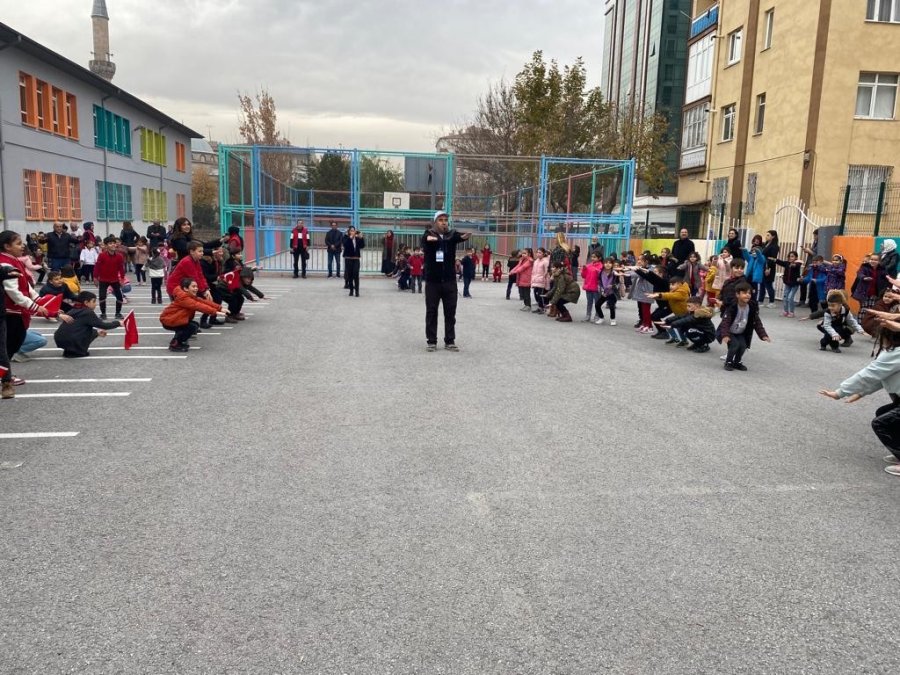 Çocuklar, ’çocuk Hakları Günü’nde Doyasıya Eğlendi