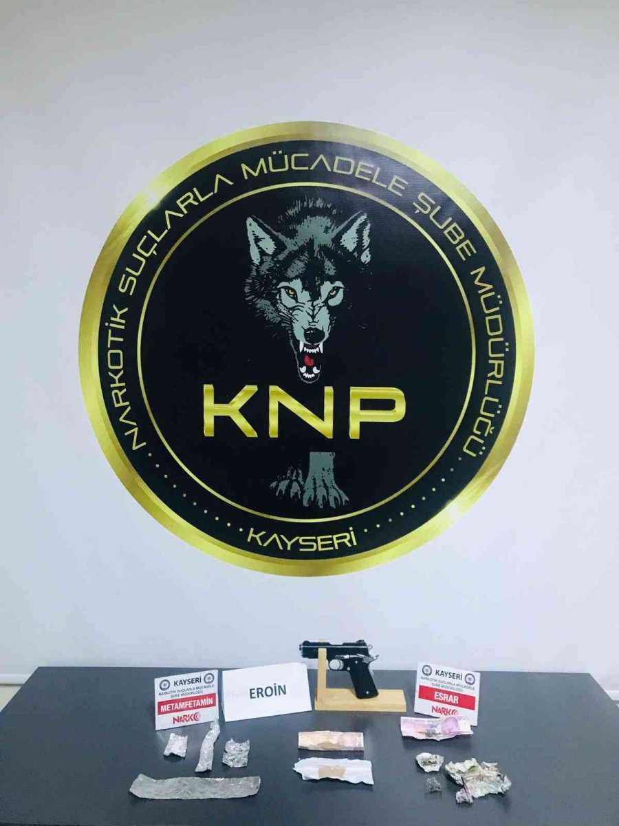 Narkotik Polisleri Uyuşturucuyla Her Türlü Mücadele Ediyor