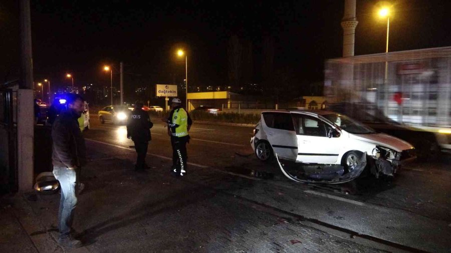 Trafikte "makas" Terörü: 1 Ağır Yaralı