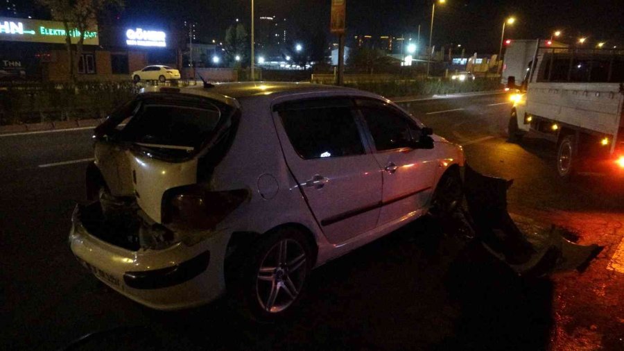 Trafikte "makas" Terörü: 1 Ağır Yaralı