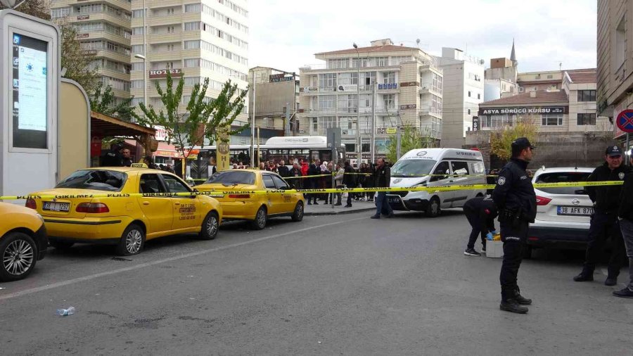 Dehşet Anları Kamerada: Kavgada Husumetlisi Yerine Babası Ve Kardeşini Böyle Vurdu