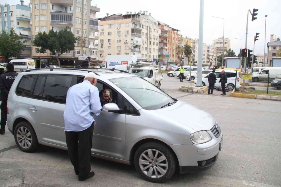 Kazada Ağır Yaralanan Motosiklet Sürücüsünü Kurtarmak İçin Vatandaşlar Seferber Oldu