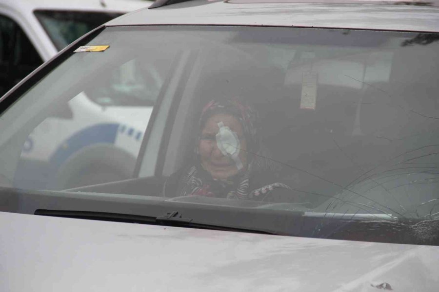 Kazada Ağır Yaralanan Motosiklet Sürücüsünü Kurtarmak İçin Vatandaşlar Seferber Oldu