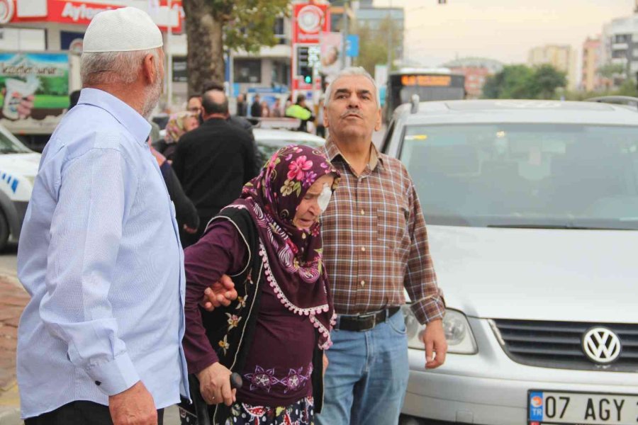 Kazada Ağır Yaralanan Motosiklet Sürücüsünü Kurtarmak İçin Vatandaşlar Seferber Oldu