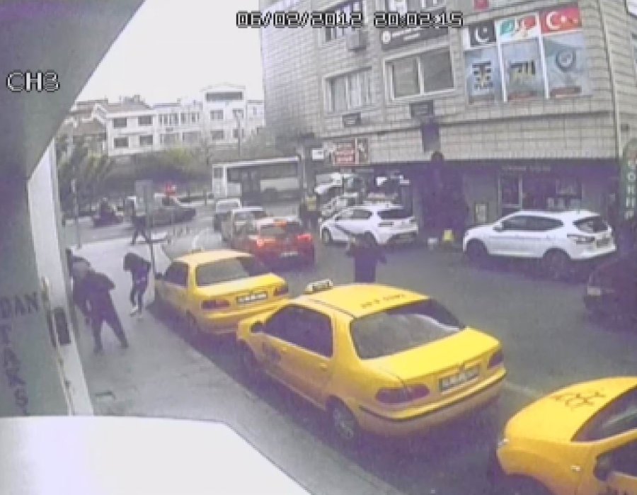 Dehşet Anları Kamerada: Kavgada Husumetlisi Yerine Babası Ve Kardeşini Böyle Vurdu