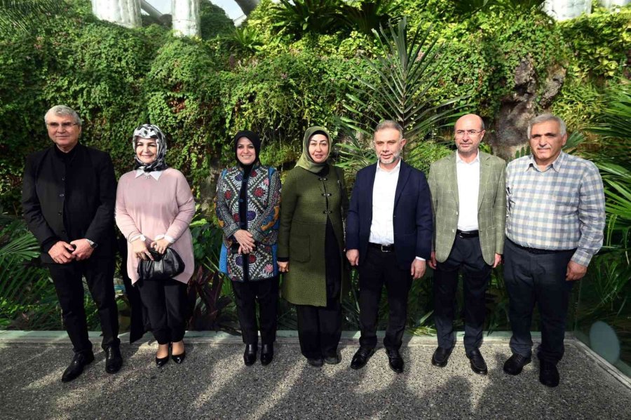 Tropikal Kelebek Bahçesi Misafirlerden Tam Not Aldı