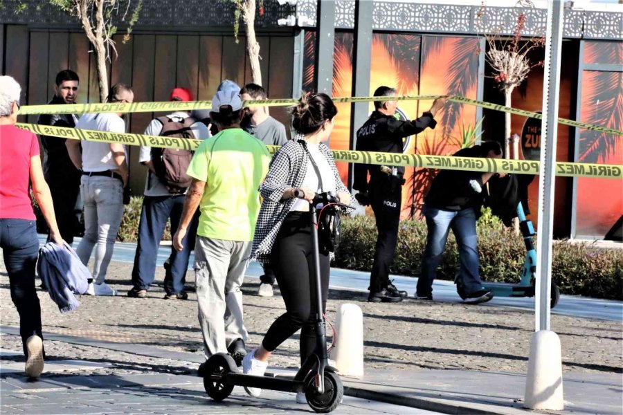 Manzaraya Seyre Daldı, Unuttuğu Çanta Ekipleri Alarma Geçirdi