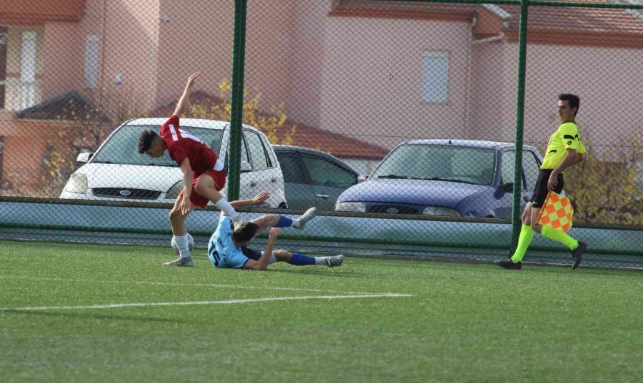 Kayseri Süper Amatör Küme: Erciyes Esen Makine Fk: 8- Gaziosmanpaşaspor: 1