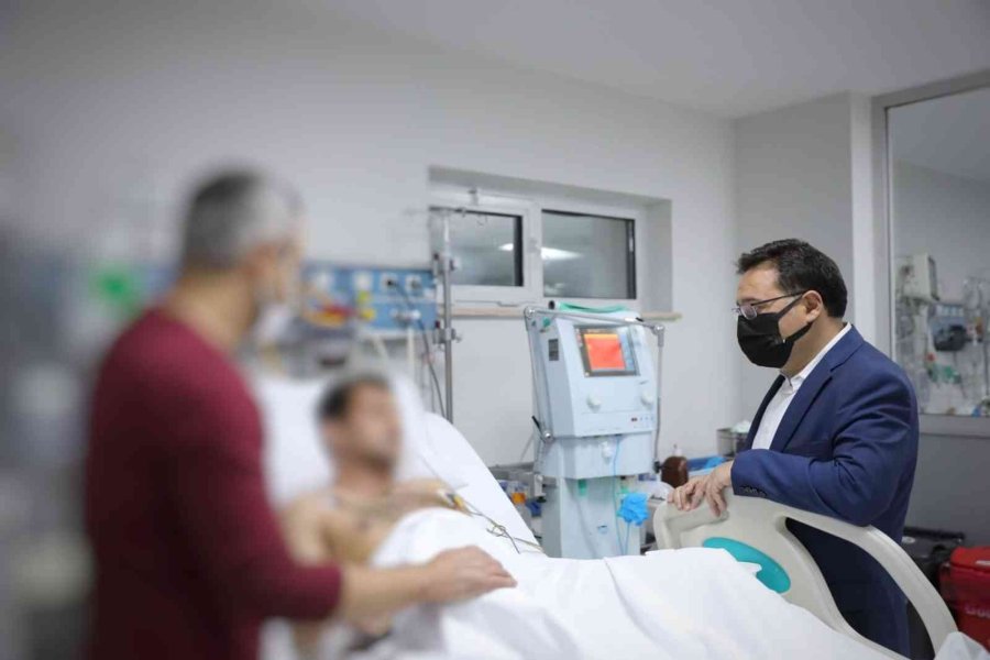 Gittikleri İhbarda Yaralanan Polis Ve Bekçinin Tedavisi Sürüyor