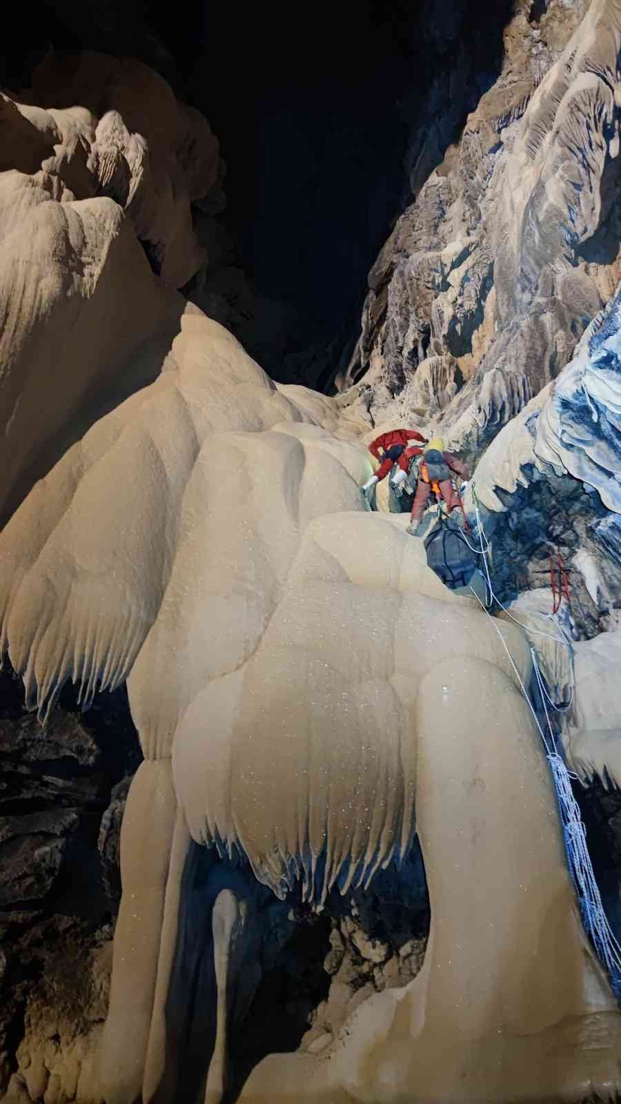 Dünya’nın 3’üncü Büyük Yeraltı Gölünde Profesyonel Keşif Çalışması