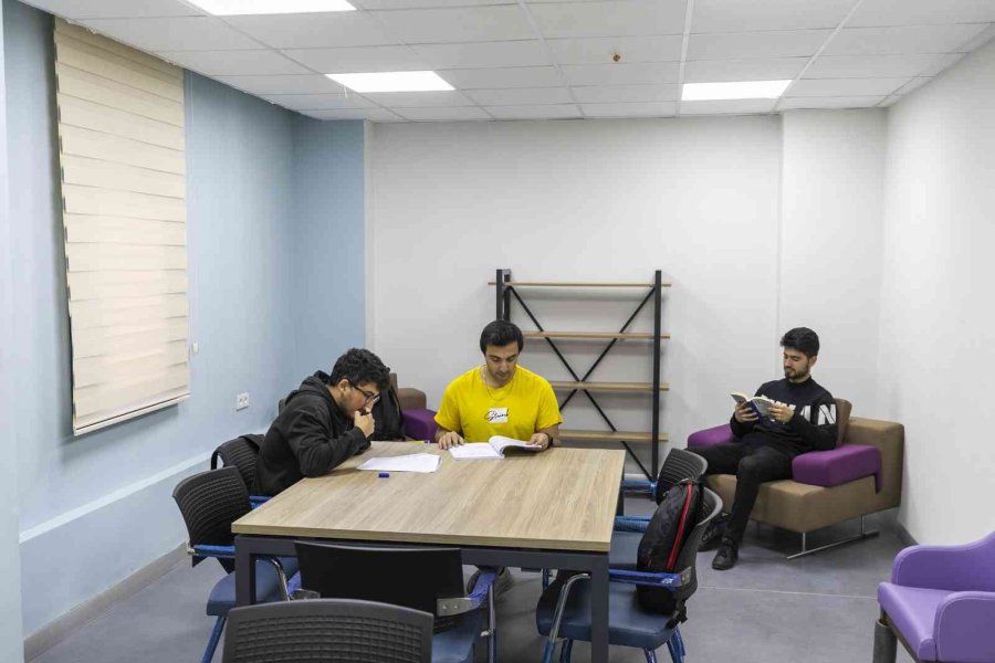 Mersin’de Belediyenin Erkek Öğrenci Yurdu, Öğrencilerin İkinci Evi Oldu