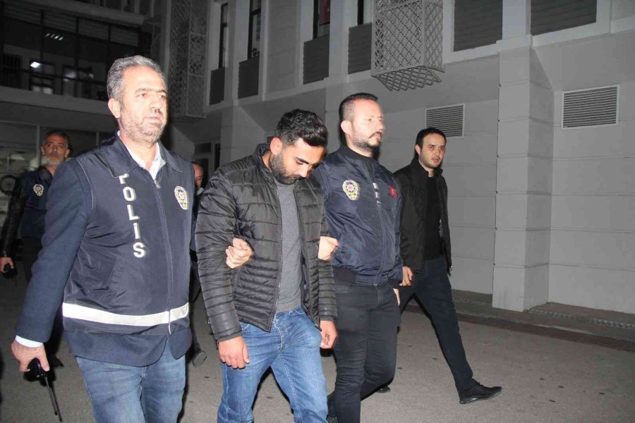 Mersin’de Üniversiteli Kızlara Yabancı Cisim Atan Motosikletli Gençler Yakalandı