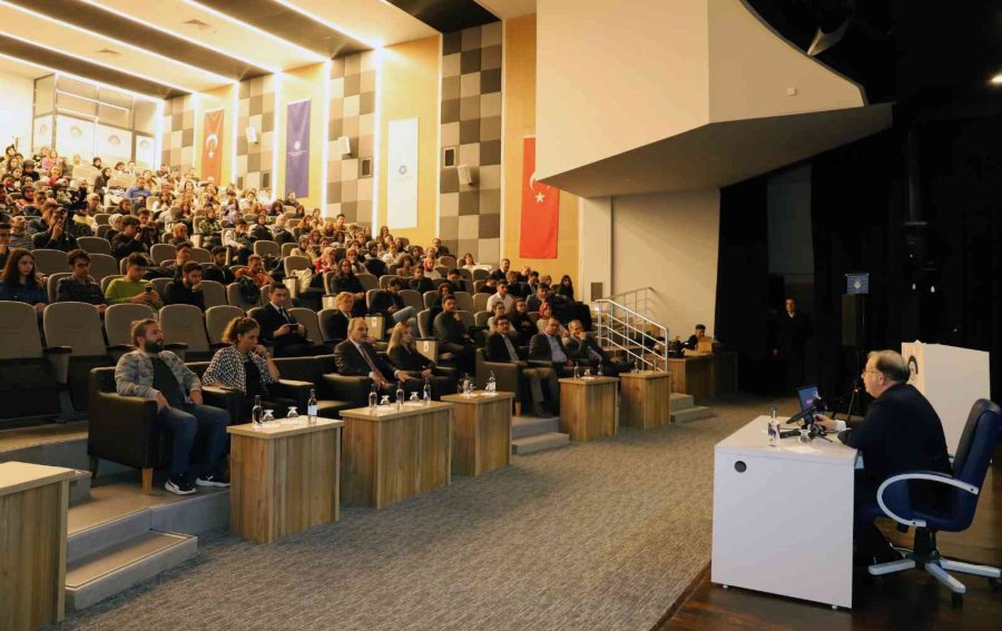 Doç. Dr. Cihat Yaycı: "yunanistan’a Devredilen 23 Adanın Egemenlik Devir Şartı Ortadan Kalktı"