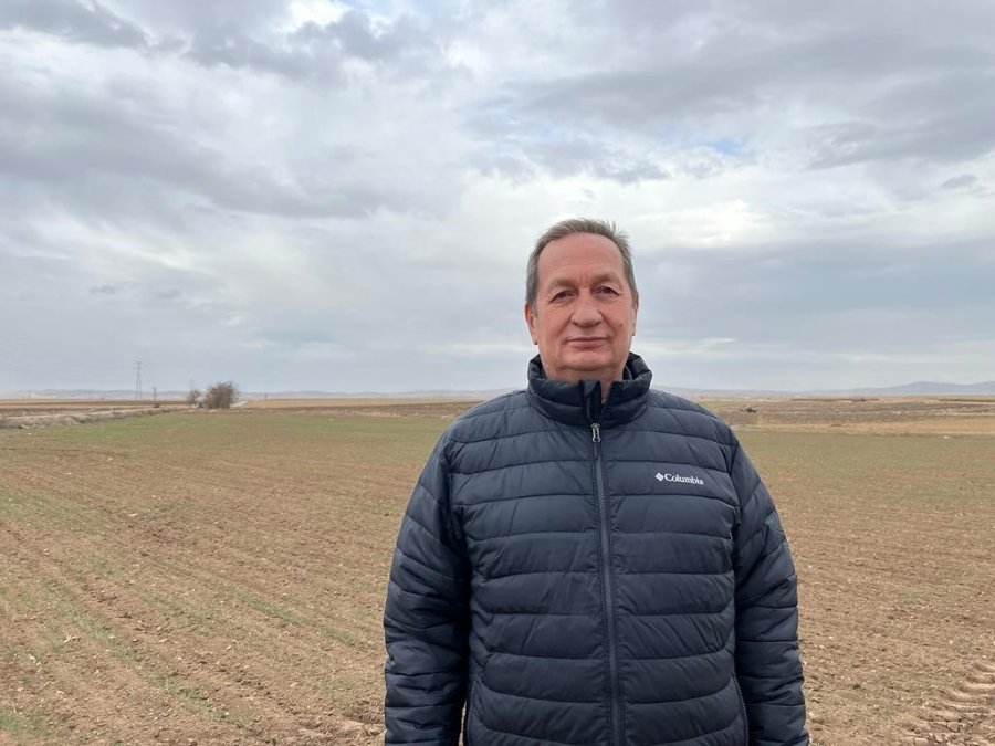 Çiftçi Can Suyu Bekliyor