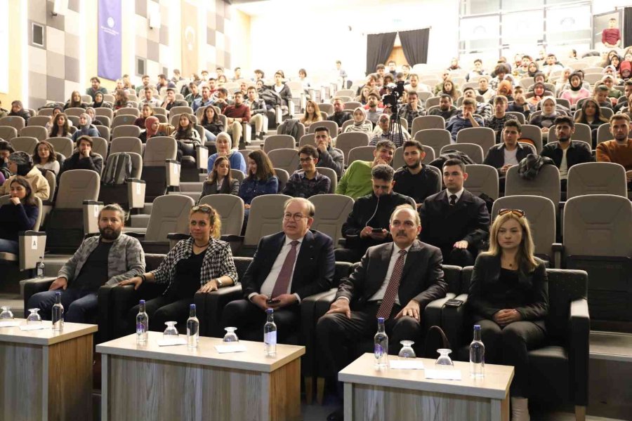 Doç. Dr. Cihat Yaycı: "yunanistan’a Devredilen 23 Adanın Egemenlik Devir Şartı Ortadan Kalktı"