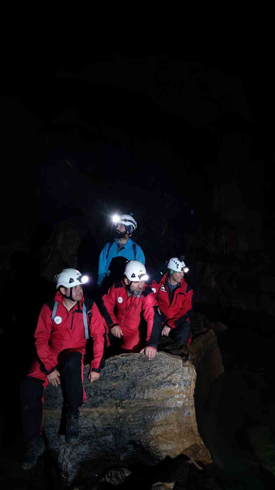 Dünya’nın 3’üncü Büyük Yeraltı Gölünde Profesyonel Keşif Çalışması