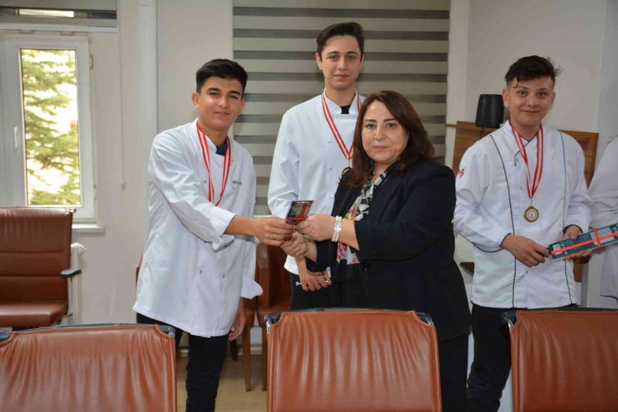 Aşçılık Öğrencilerinden Büyük Başarı