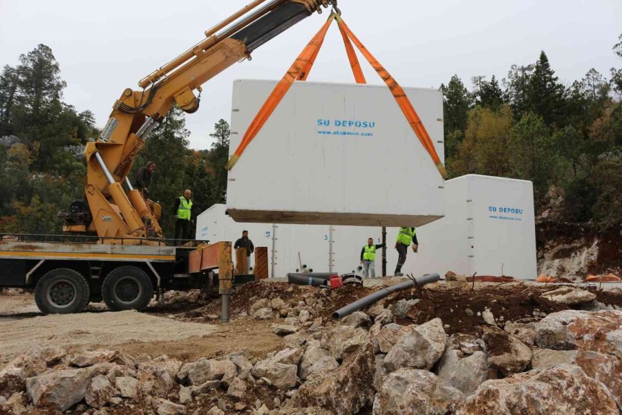 İbradı’da Köy Okulu Tadilatı, Yol, Parke Taşı Ve Mezarlıkta Namaz Kılma Alanı Yapıldı