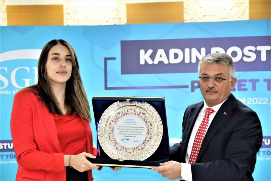 Antalya Kadın İstihdamında Türkiye Ortalamasının Üzerinde