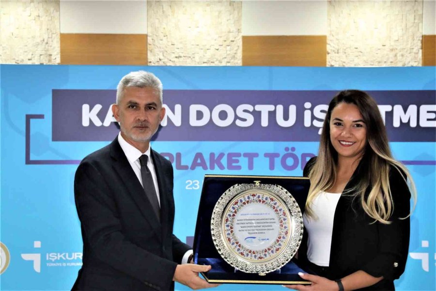 Antalya Kadın İstihdamında Türkiye Ortalamasının Üzerinde