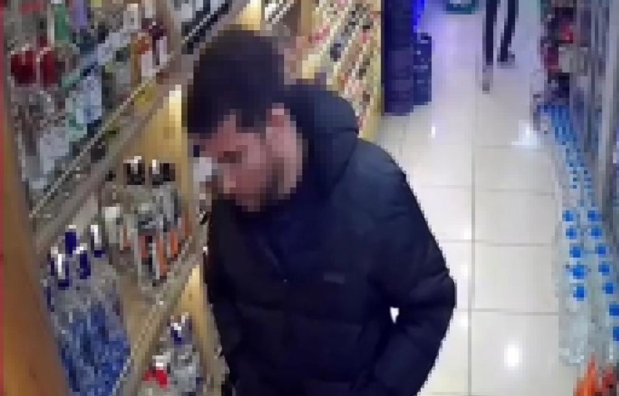 İçki Şişesini Montunun İçine Gizleyerek Çaldı