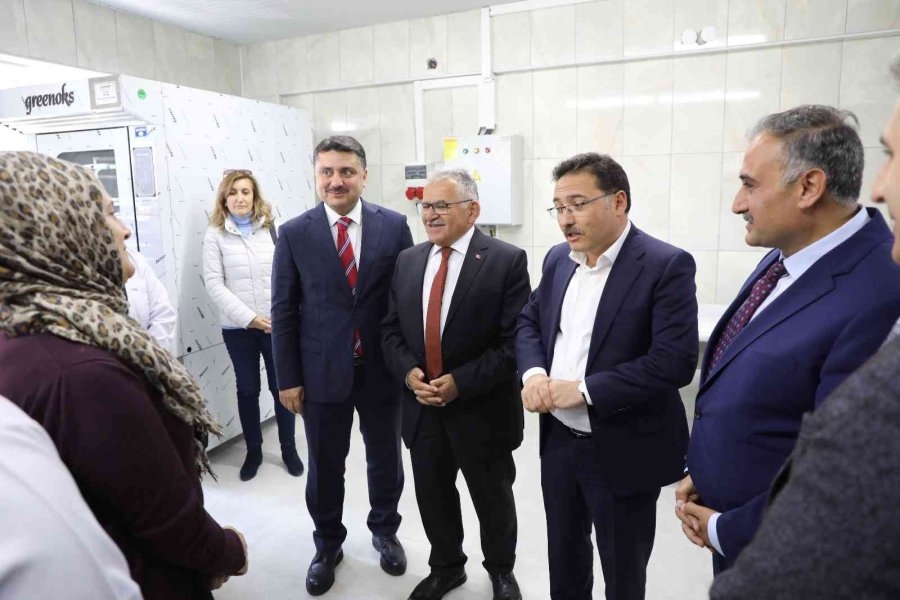 Vali Çiçek’ten Develi Kadın Girişimi Kooperatifi’ne Ziyaret